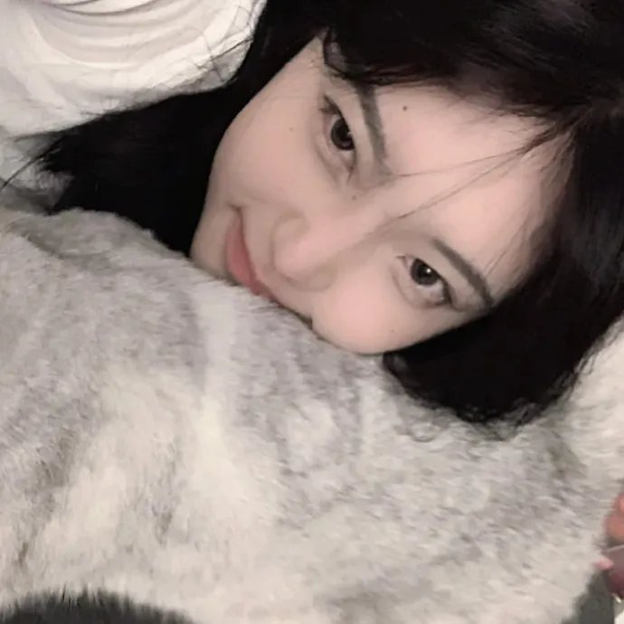 龙纹身的女孩